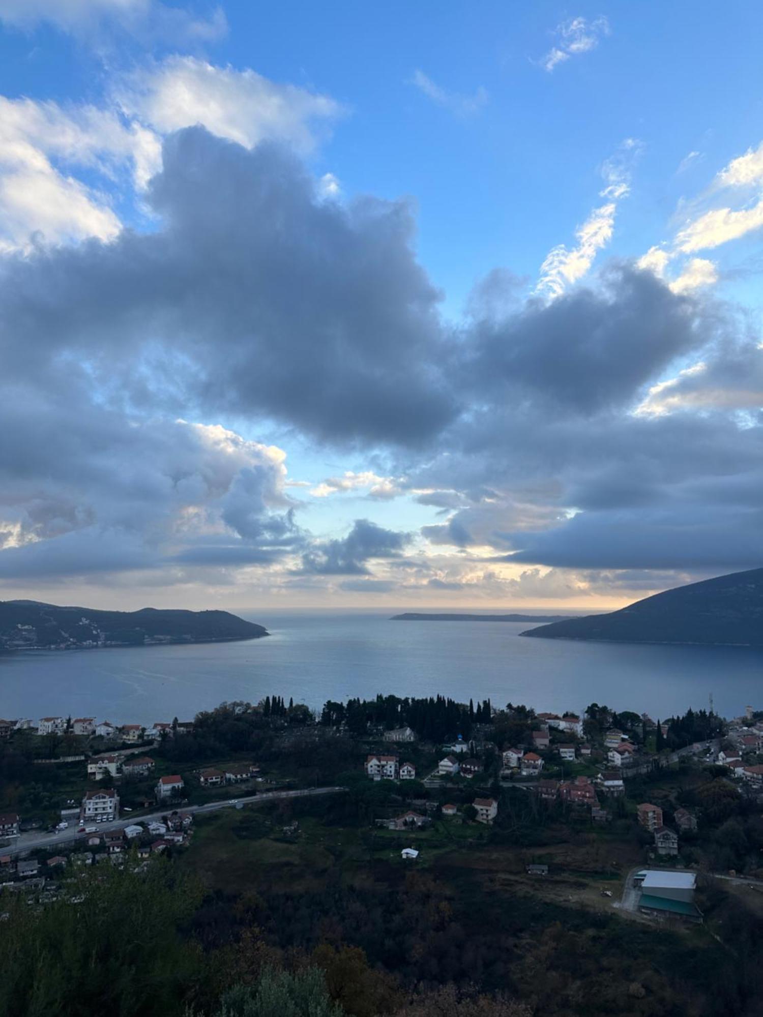 Magnificent Views Apartment Herceg Novi Esterno foto