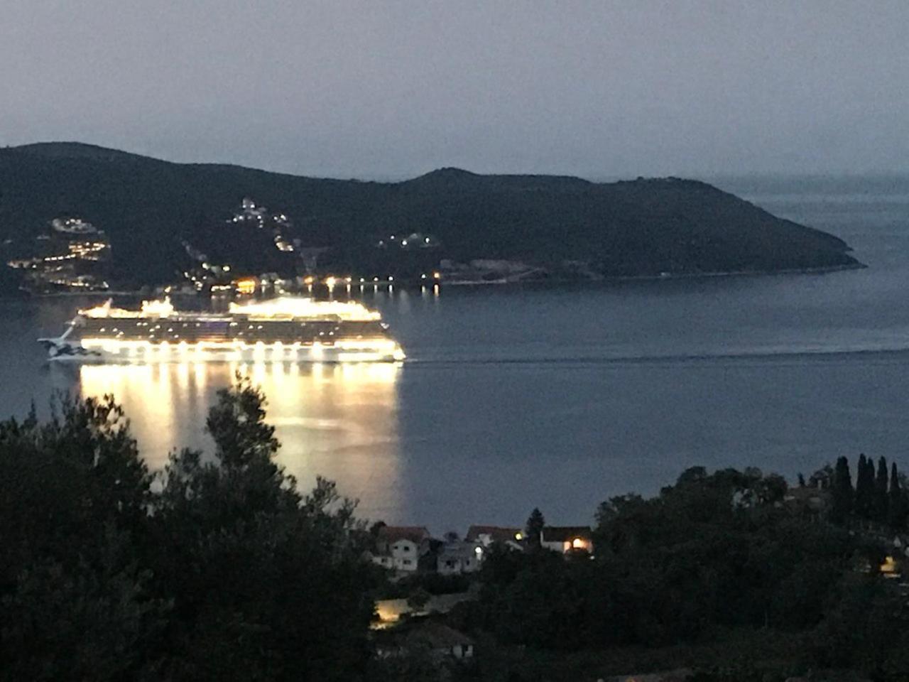 Magnificent Views Apartment Herceg Novi Esterno foto